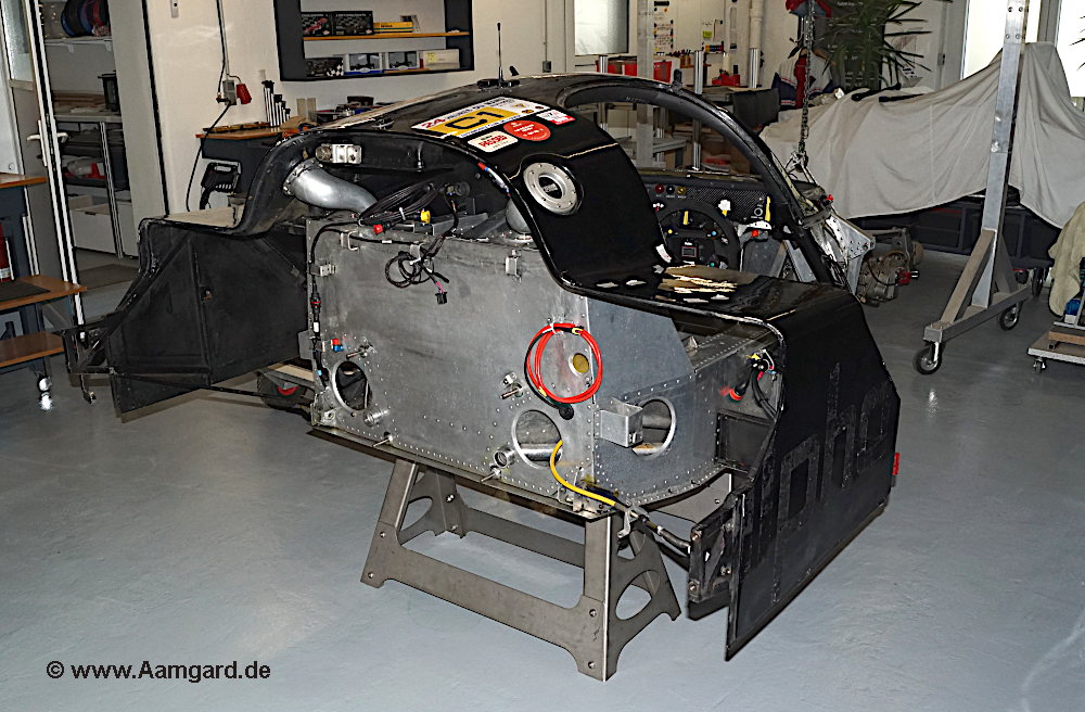Monocoque Porsche 962 in the Aamgard Angineering workshop