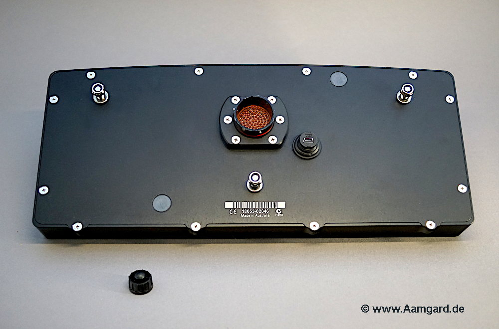 Motec C1812 dashlogger rear viev / connector