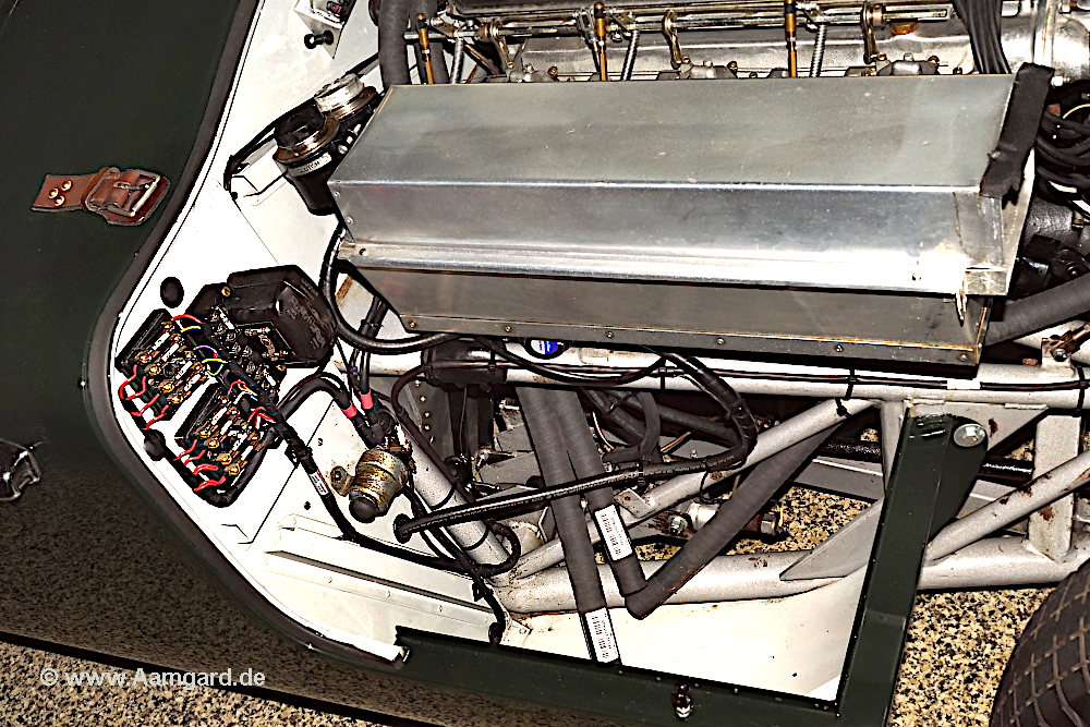 fuse box and vibrating point dc voltage regulator