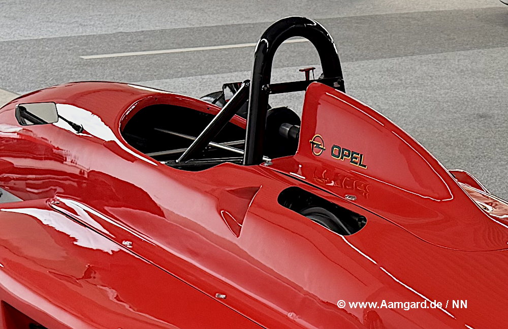 Cockpit eines Formel-Opel-Rennwagen