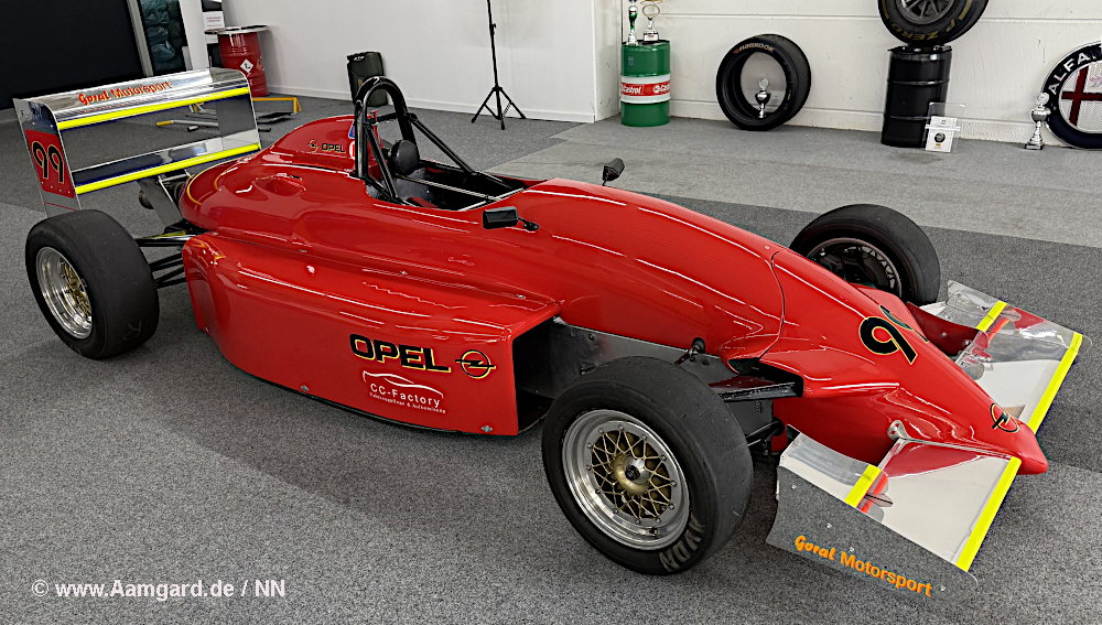 Formula Vauxhall Lotus with Opel GSI engine